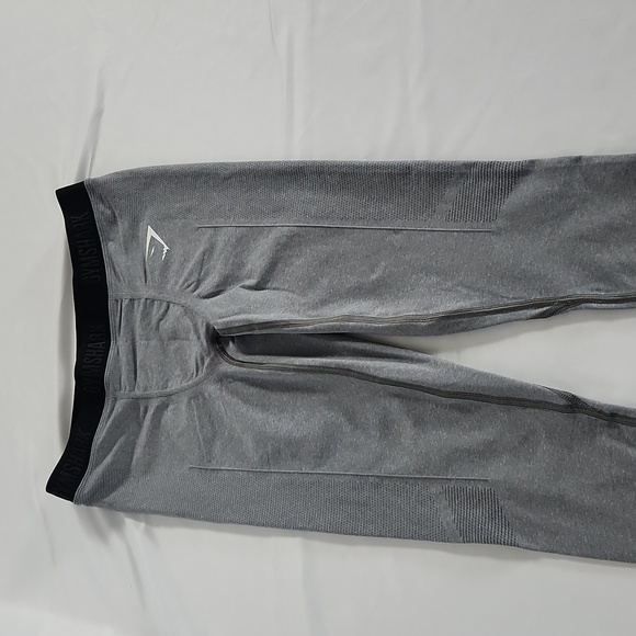 Gymshark Leggings Size Lg. Grey with Black logo Waist NWT - Picture 2 of 7